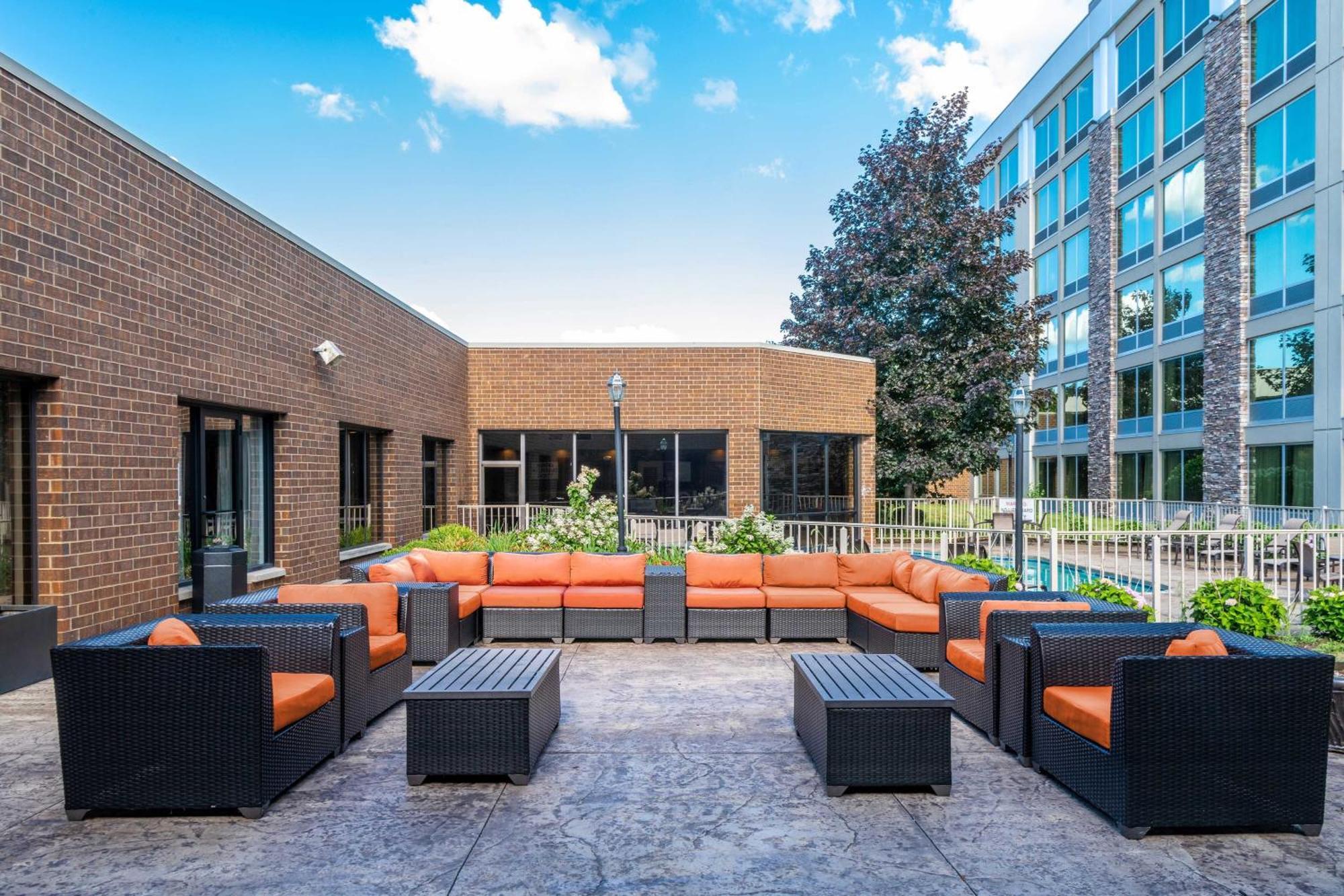 Sheraton Ann Arbor Hotel Exterior foto